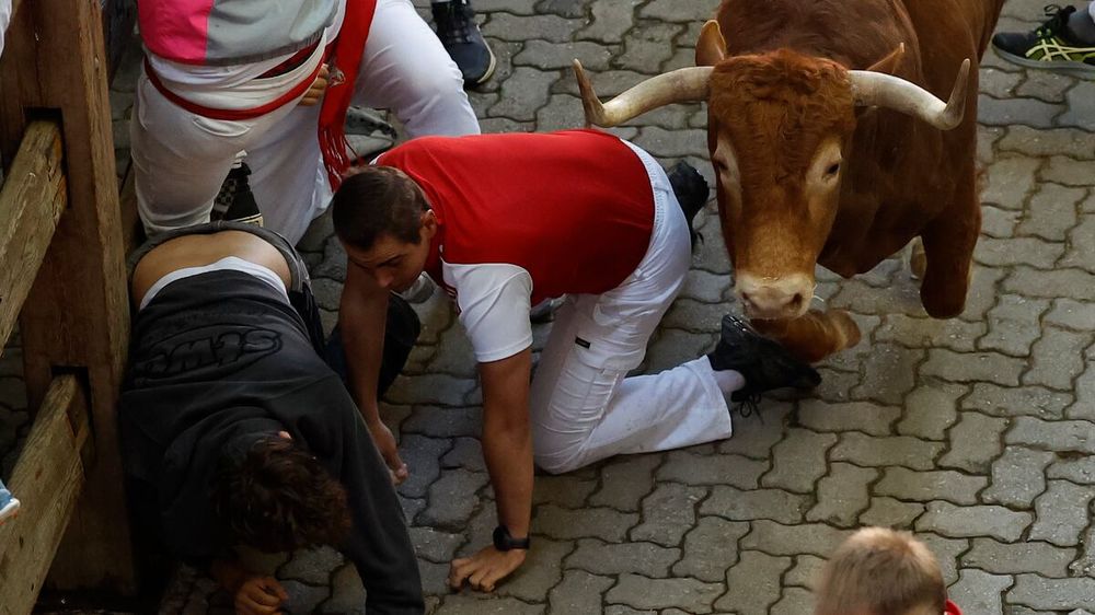 Tercer encierro San Fermín: momentos de tensión en Pamplona con 3 heridos.