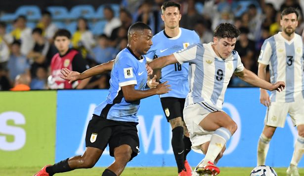 La selección uruguaya ante Argentina por Eliminatorias; Nicolás De la Cruz jugó el segundo tiempo