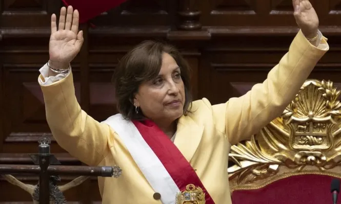 Dina Boluarte es la nueva presidenta de Perú