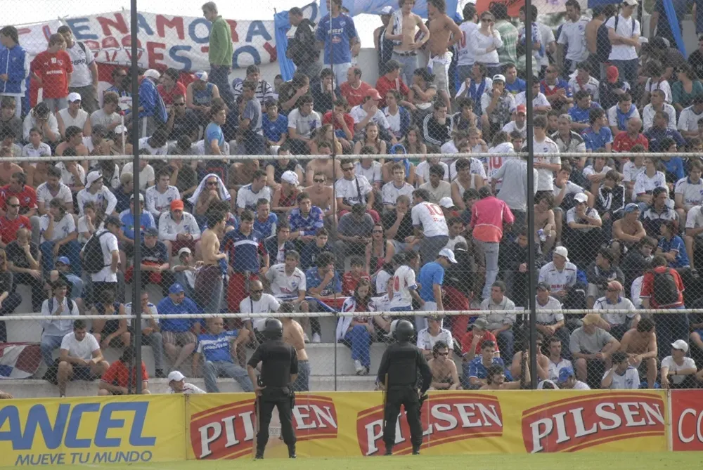 Hinchas de Nacional en Jardines