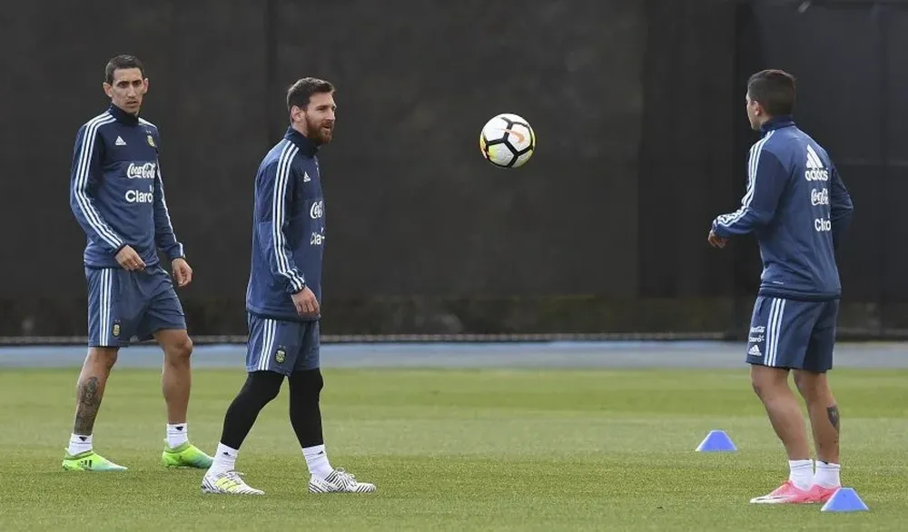 Messi y Di María entrenando en Melbourne