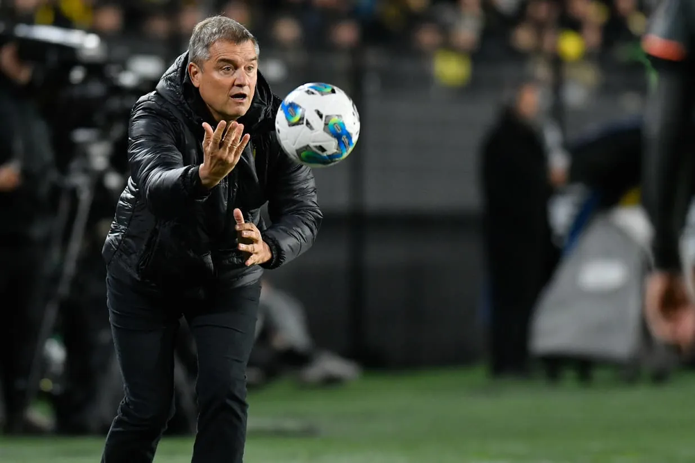 Diego Aguirre llegó a Peñarol para marcar una nueva época de los aurinegros