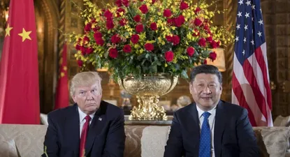 El presidente Donald Trump, junto a su par chino, Xi Jinping