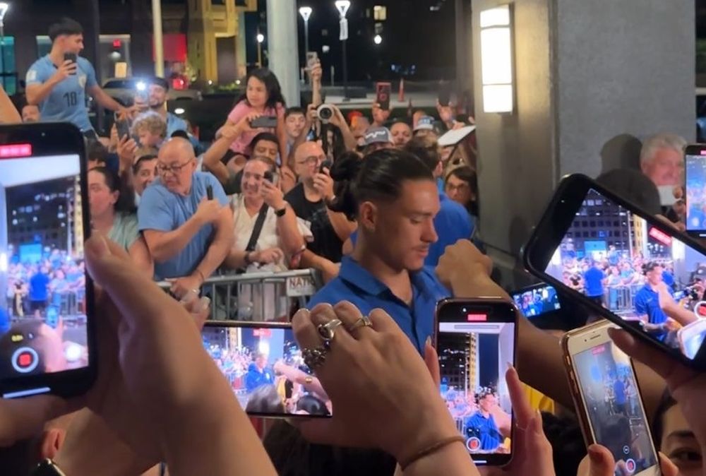 Darwin Núñez y los hinchas de la selección uruguaya en Kansas
