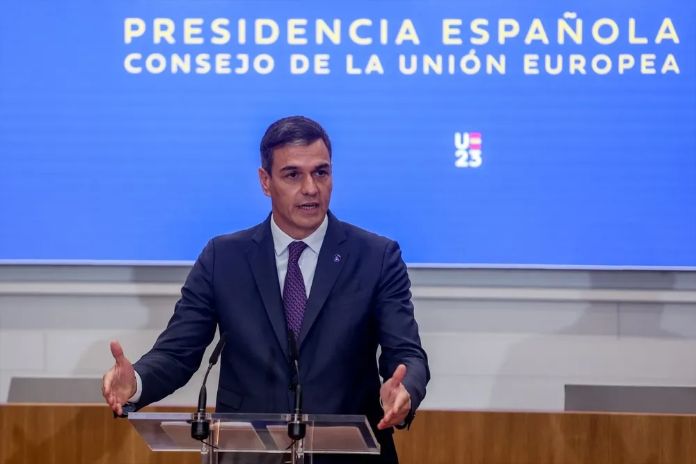 Sánchez asegura que se dedicará en cuerpo y alma a su investidura y afea a Feijóo una descomunal pérdida de tiempo.