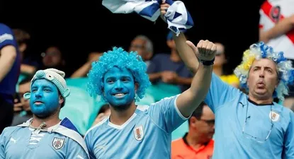 Hinchas alientan a la selección uruguaya (archivo).