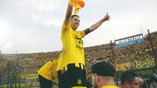 Peñarol saludó a Maxi Rodríguez por sus 40 años y Newells le puso su nombre a una tribuna