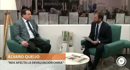 La devaluación china complica una situación ya difícil para el sector exportador porque el país perdió competitividad y le costará recuperar, dijo en El Observador TV el presidente de la Unión de Exportadores, Alvaro Queijo.China es un mercado importante para nosotros. Ahora, sumado a una noticia de la producción en Estados Unidos, donde la soja bajó significativamente, vamos a conseguir menos dólares por las exportaciones, afirmó Queijo, en entrevista con Mariano López.En los primeros siete meses del año las exportaciones cayeron 17%. Esperábamos una caída pero no tan significativa, dijo Queijo. Se volvió a los niveles de 2010.