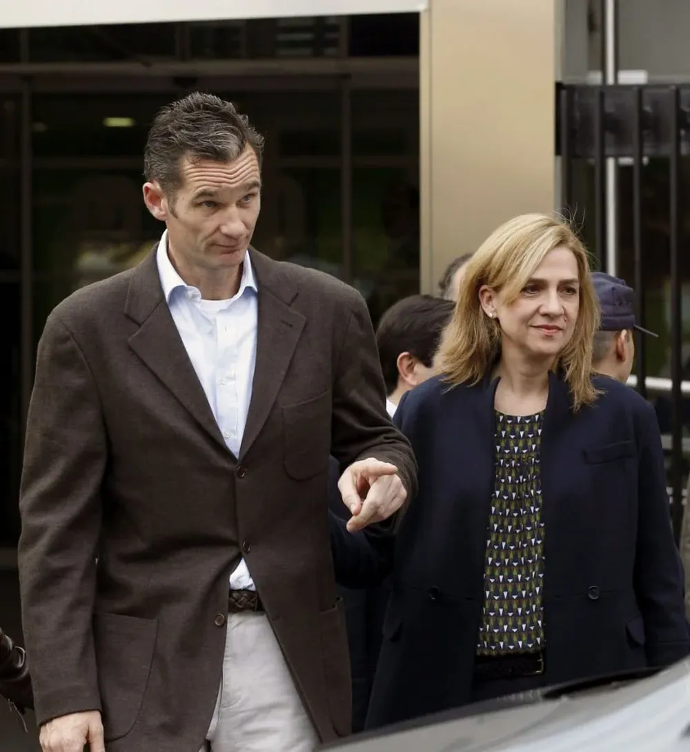 Iñaki Urdangarin y su esposa la infanta Cristina de Borbón están involucrados en un escándalo de corrupción