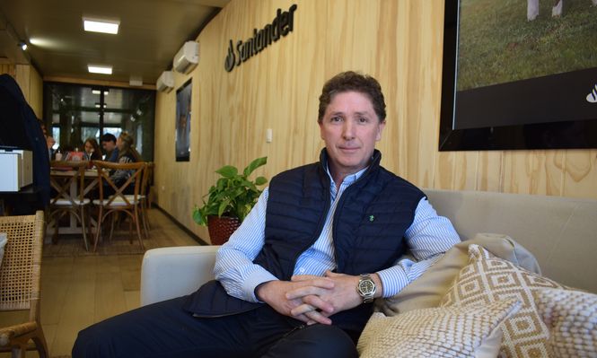 Santander, protagonista en la Expo Rural del Prado, un sitio clave para estar según destacó su gerente de Agronegocios, Pieter Boutmy (en la foto).