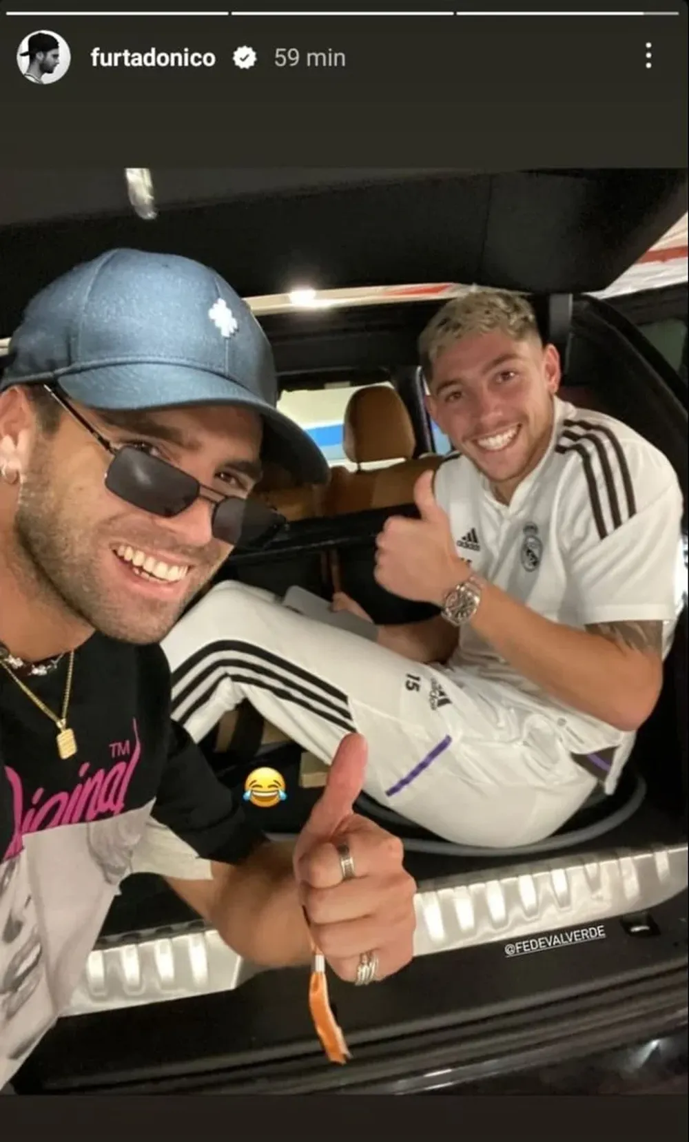 La foto de Fede Valverde en el baúl con Nico Furtado tras el clásico