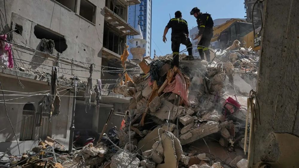 Edificio destruido por un ataque aéreo israelí el día anterior en Beirut, Líbano, el jueves 9 de abril de 2026.