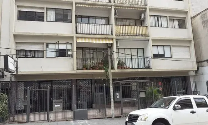 Apartamento en Pocitos con bajos gastos comunes va a remate sin base