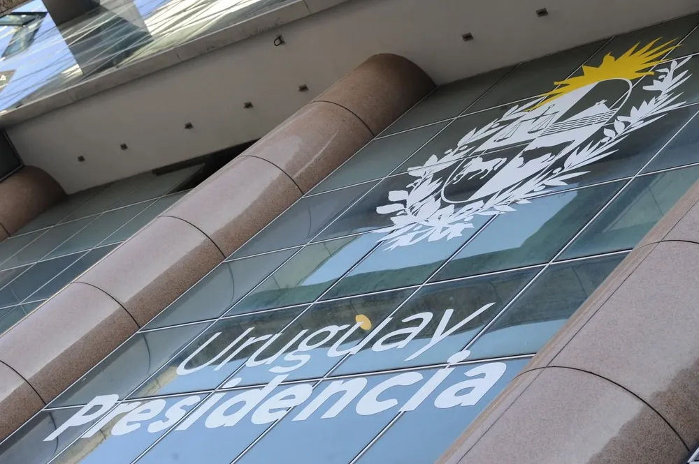 Fachada del edificio de Presidencia, en Montevideo