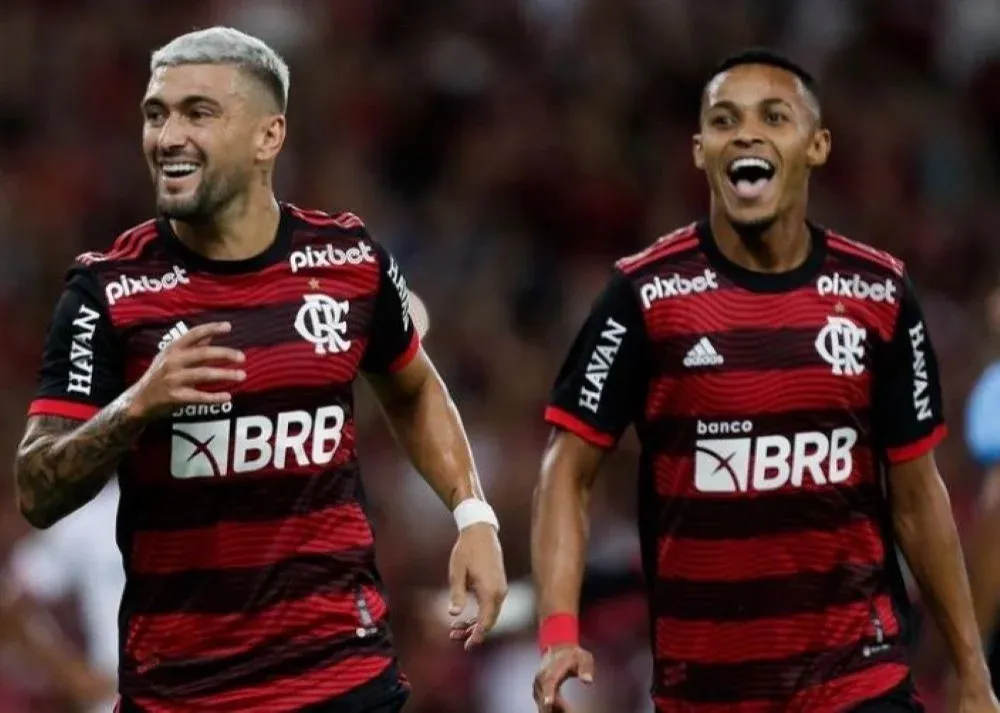 De Arrascaeta confirma su versatilidad como goleador: este domingo convirtió de cabeza