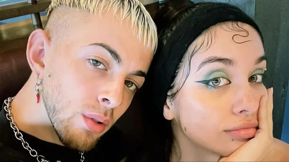 Enamorado y recién comprometido, J Rei habló sobre su relación con María Becerra: es ahí