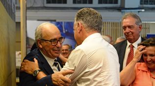 Fratti y el saludo con el presidente de la República, con quien lo precedió como ministro a pocos metros, Fernando Mattos.