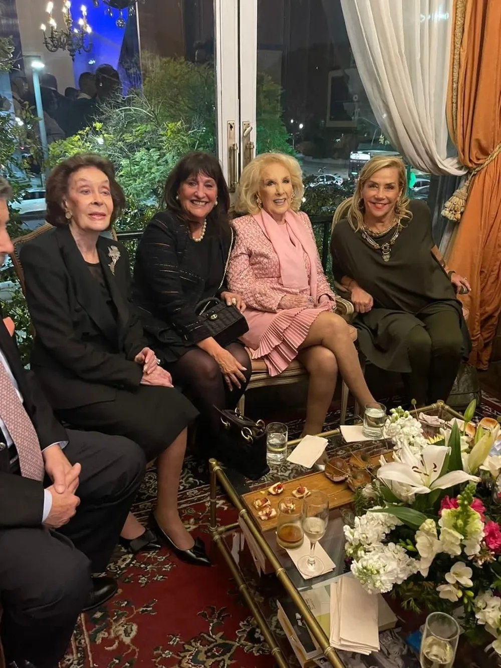 Mirtha Legrand junto a su hija Marcela Tinayre, en la celebración