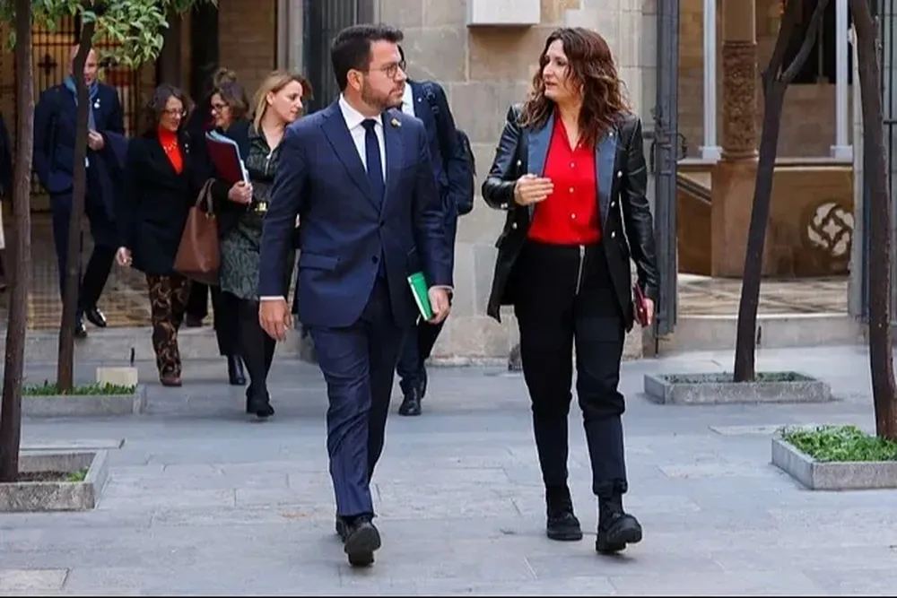 El presidente de la Generalitat, Pere Aragonès, y los consejeros de su Gobierno