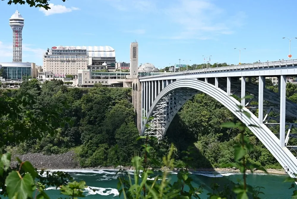 El puente Rainbow, sobre el río Niágara, donde ocurrió la explosión.
