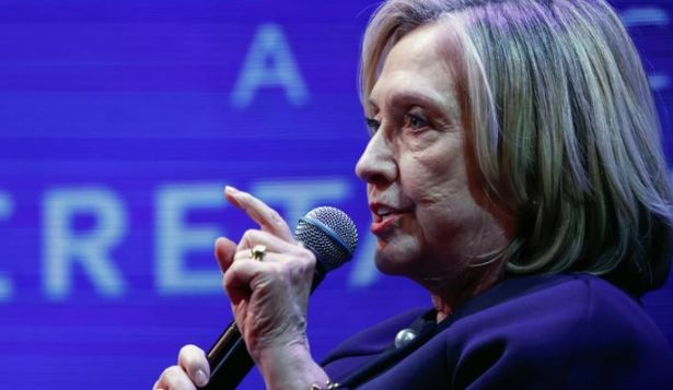 Hillary Clinton opina que debatir con Donald Trump es una pérdida de tiempo