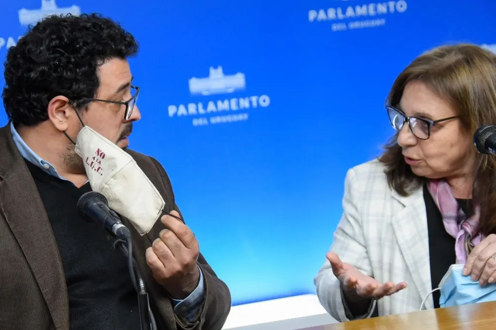 Los diputados Alejandro Sánchez y Ana Olivera recharazon las medidas propuestas en la ley