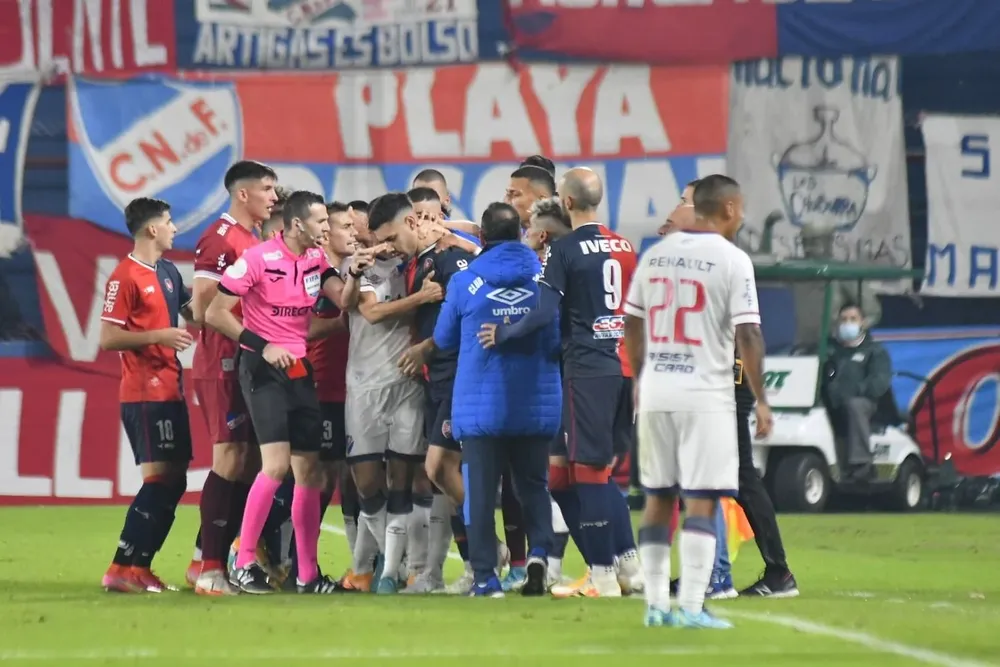 Amontonamiento en la expulsión a Repetto