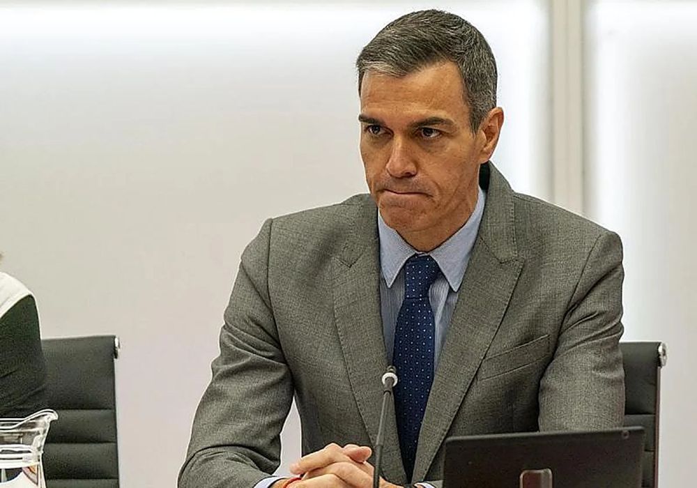 Pedro Sánchez, salpicado por las cloacas del PSOE.