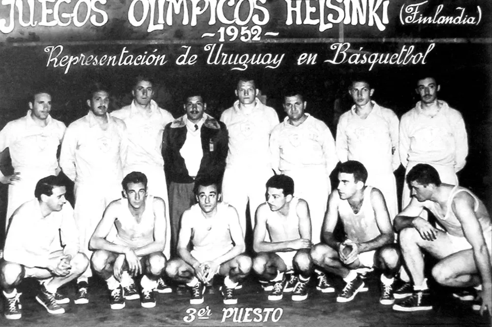 La selección uruguaya que logró la medalla de bronce en los Juegos Olímpicos de 1952