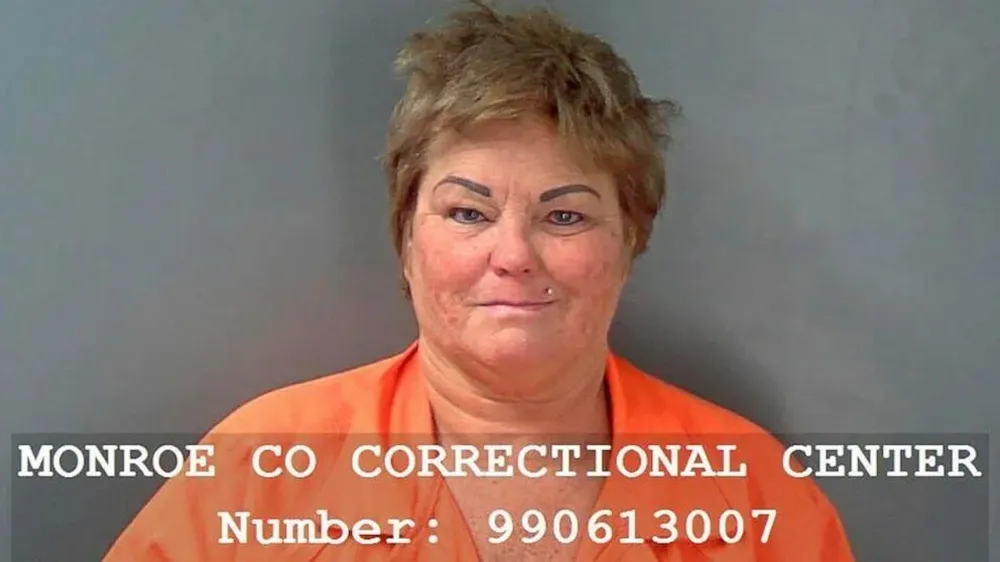 La mujer de 56 años que atacó a la estudiante fue detenida