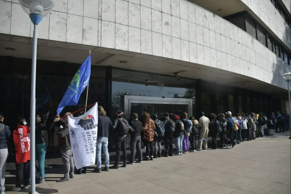 Manifestación de estudiantes, docentes y funcionarios de Udelar