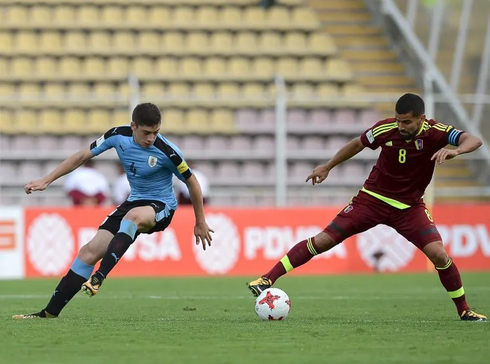 Rodrigo Bentancur, Federico Valverde y Maxi Gómez en la selección