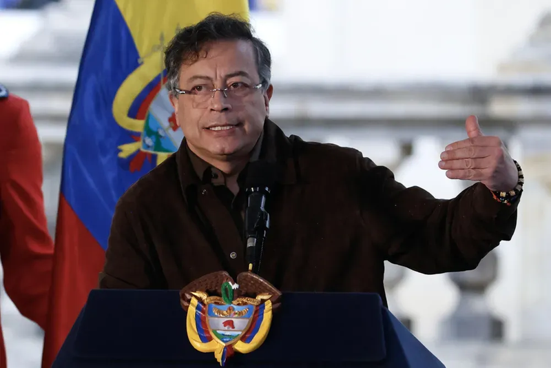 Petro se enfrenta al fracaso de la paz total: procesos paralizados, guerrilla fortalecida y violencia creciente en Colombia