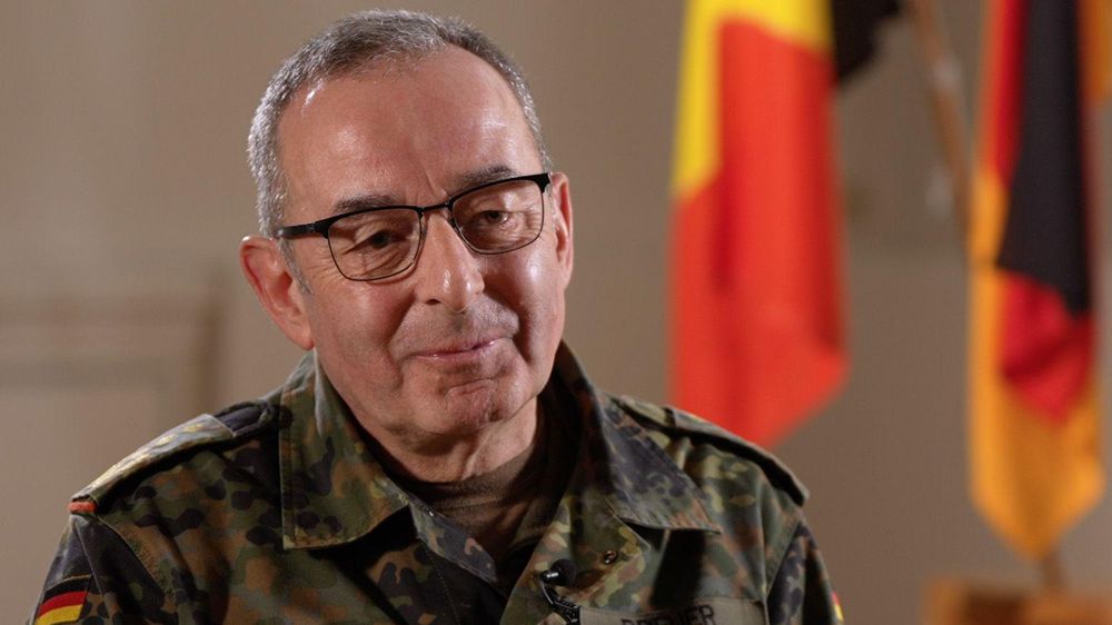 Breuer ingresó en el ejército alemán durante el auge de la Guerra Fría.