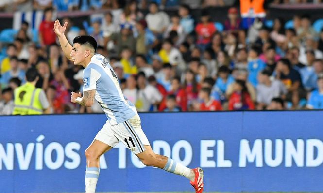 El festejo de Thiago Almada