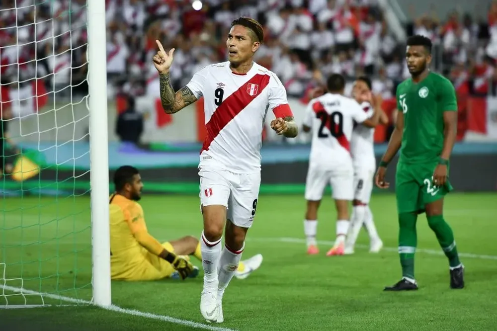 Con dos goles de Paolo Guerrero, Perú venció 3-0 a Arabia Saudita