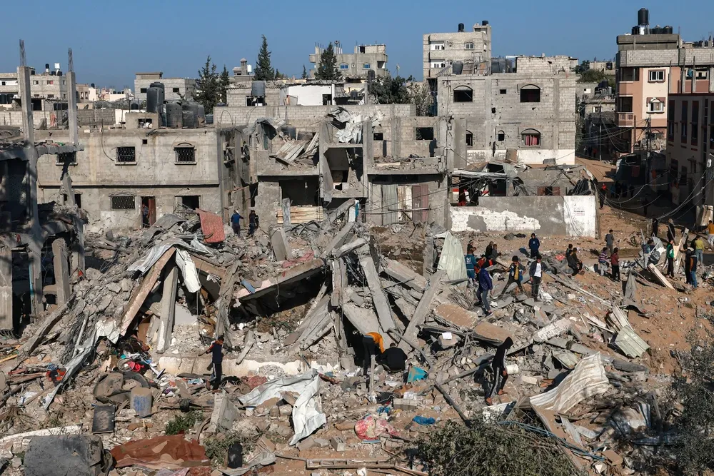 Israel bombardeó zonas residenciales de Rafah, en el extremo sur de la Franja de Gaza que limita con Egipto.