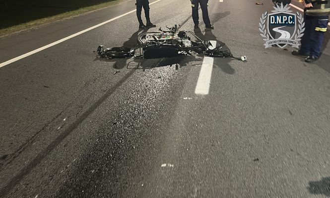 Un motociclista de 27 años murió tras chocar de frente contra un auto en Ruta 9