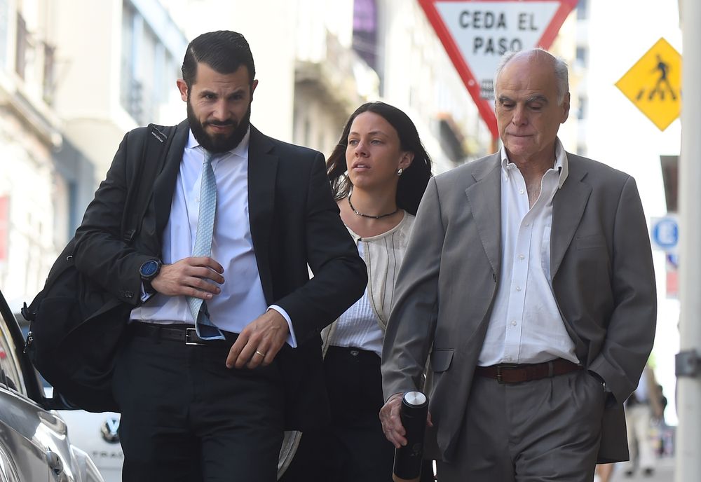 Álvaro Correa junto a su abogado Julio Lens