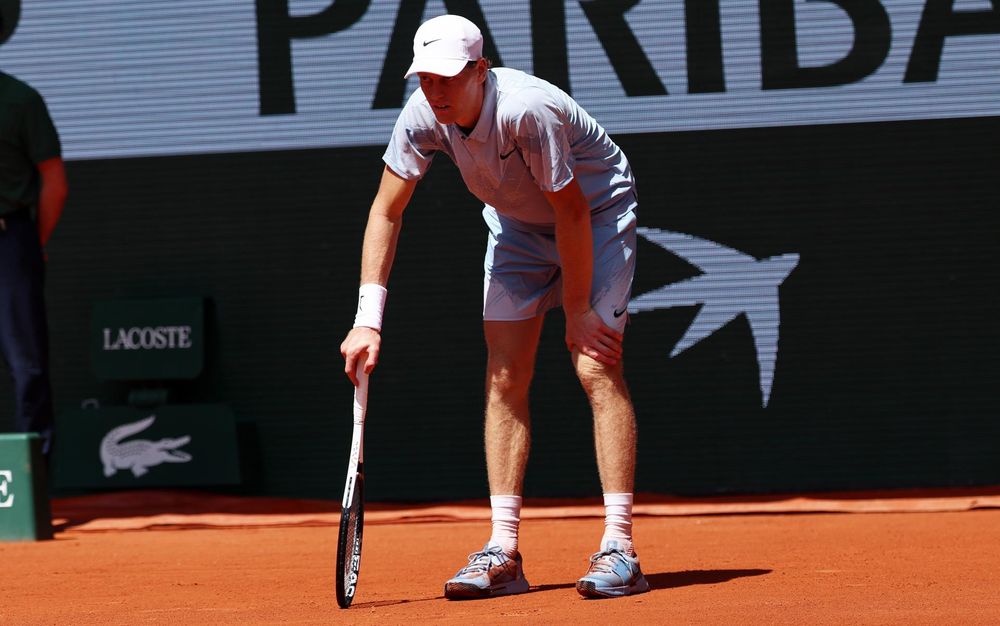 Jannik Sinner eliminado de Roland Garros