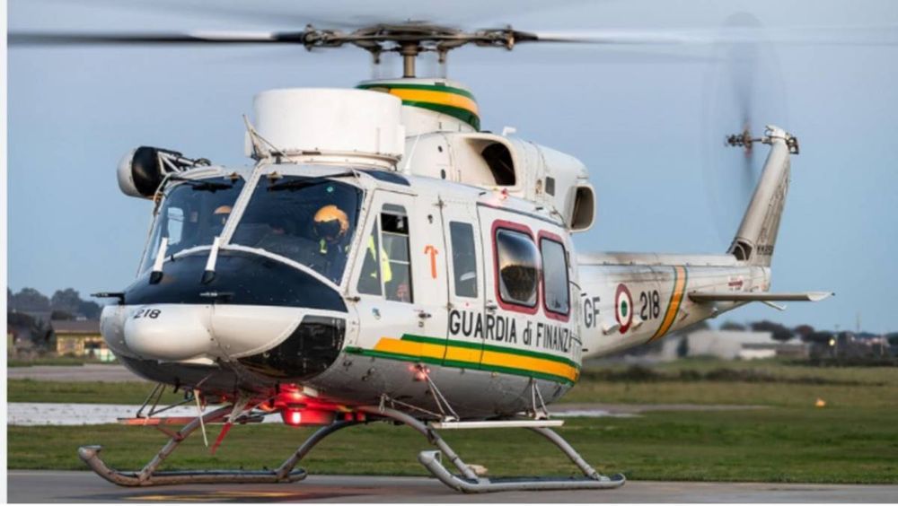 Helicóptero AB412HP cuando pertenecía a la Guardia Costera de Italia
