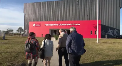 El exterior del nuevo Polideportivo Ciudad de la Costa