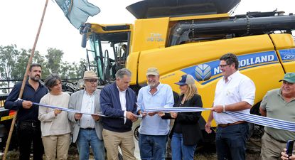 Orsi participó en el acto inaugural de la cosecha de los arroceros.