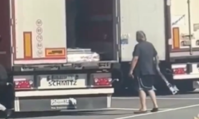 El camionero que sacó a latigazos&nbsp;a las migrantes de su camión