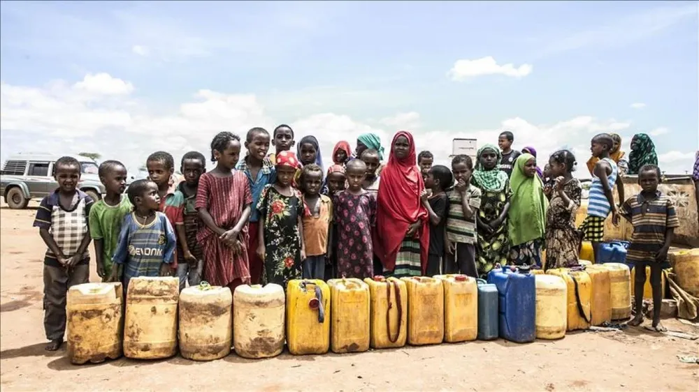 12 millones de africanos ingresan al mercado laboral cada año, frente a un patrón de crecimiento de apenas 3 millones de empleos en el sector formal.