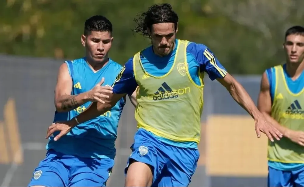 Edinson Cavani en la práctica de Boca