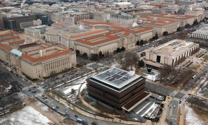 Muchos edificios del Smithsonian están ubicados en el centro de Washington DC.