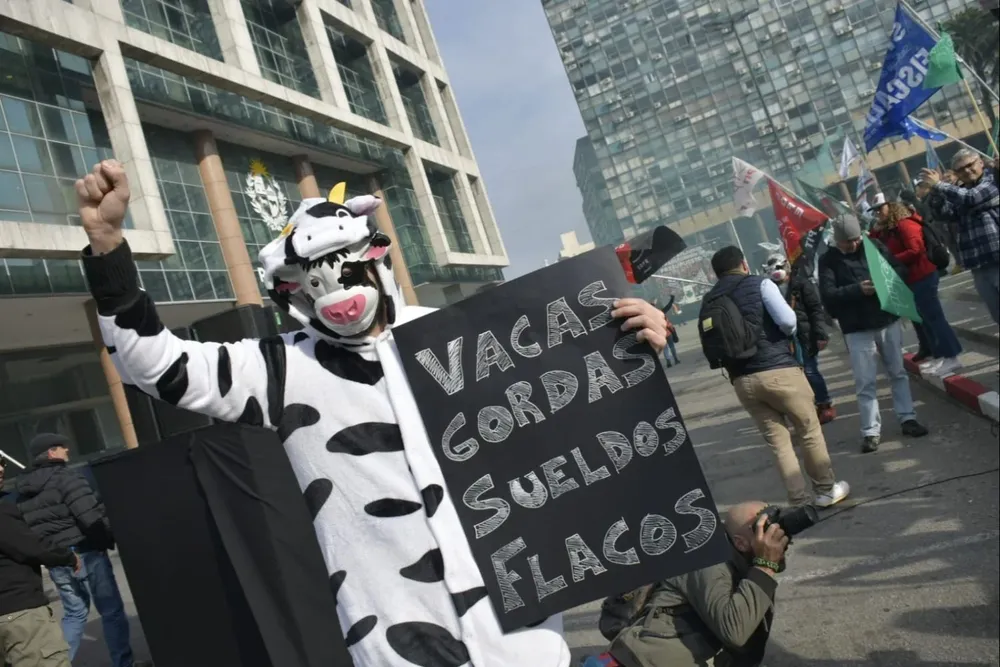 Protesta de COFE frente a Torre Ejecutiva