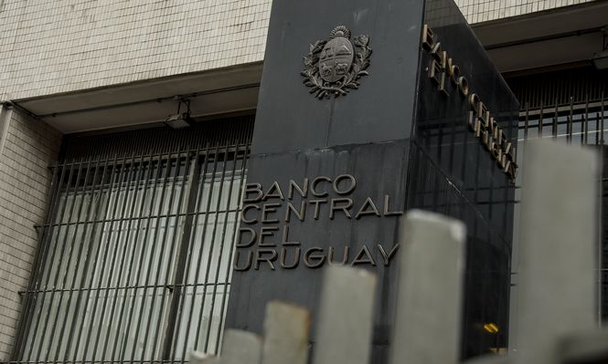 Fachada del Banco Central del Uruguay. Archivo