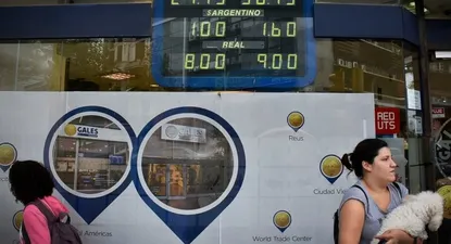 Uruguay acompaña la tendencia global con el dólar, según Astori y agentes privados